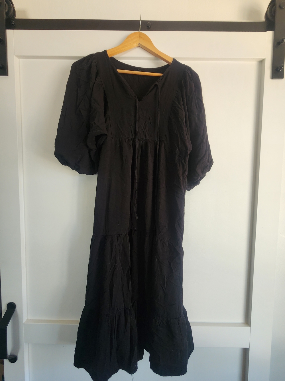 Elegant Black Maxi Dress with Bishop Sleeves - Picture 6 of 6